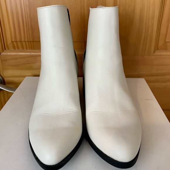Call it Spring white faux leather Boots, Size 6.5 - Picture 4 of 6